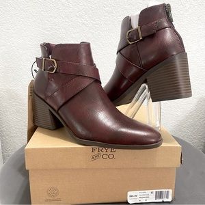 FRYE AND CO.  PEMBROKE BOOTS
